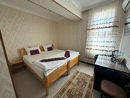 Qamar Hotel