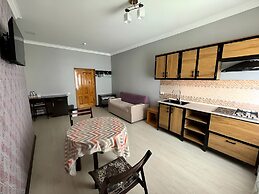 Qamar Hotel