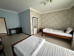 Qamar Hotel