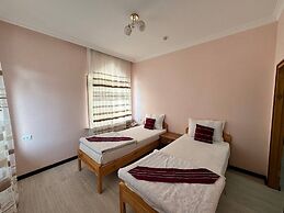 Qamar Hotel