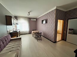 Qamar Hotel
