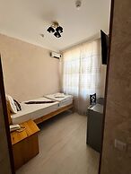 Qamar Hotel