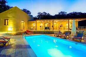 Villa Trules With Private Swimming Pool