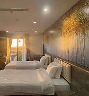 LUXURY PHOENIX HOTEL 2