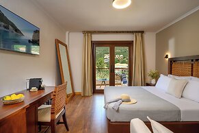 Elisso Hotel