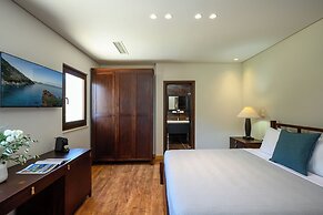 Elisso Hotel