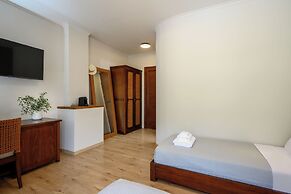 Elisso Hotel