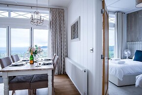 Shearwater 30 - 2 Bedroom Lodge - Summerhill