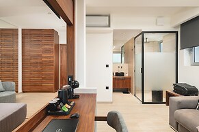 Elia Sea Suites