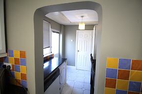 Bungalow - Sleeps 6 - Pets Ok - Garden - Parking