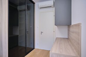 Tropic Night Apartment by Litto