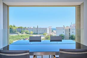 Tropic Night Apartment by Litto