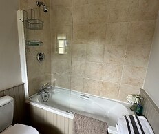 7 Oakwood Manor Kenmare