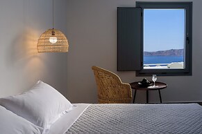 Elia Caldera Suites
