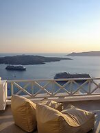 Elia Caldera Suites