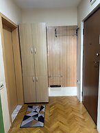 Yellow Moon Hostel&Apartment