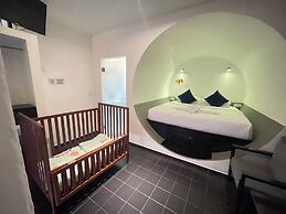 Tunnel Urban Retreat