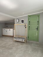 Macaron Midi House