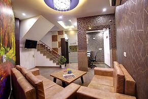 Hotel Silky Palace By GRB