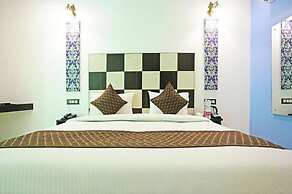 Hotel Silky Palace By GRB