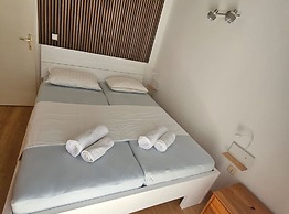 Apartment M & VALENTIN