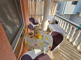 Apartment M & VALENTIN