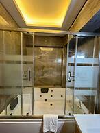 Golden Rose Deluxe Hotel