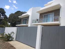 Villa Sleeps 8 With Private Pool
