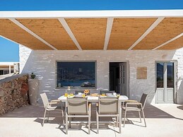Donum Dei Seaside Suites & Villa