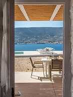 Donum Dei Seaside Suites & Villa