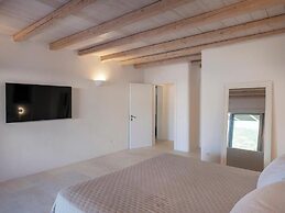 Donum Dei Seaside Suites & Villa