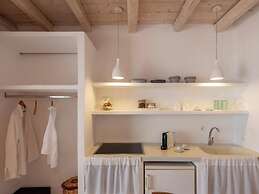 Donum Dei Seaside Suites & Villa