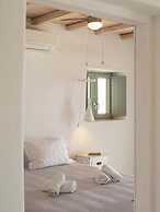 Donum Dei Seaside Suites & Villa