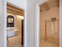 Donum Dei Seaside Suites & Villa