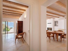 Donum Dei Seaside Suites & Villa