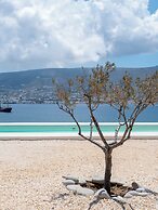 Donum Dei Seaside Suites & Villa