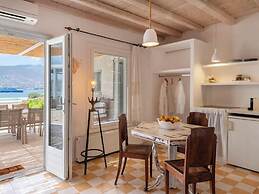 Donum Dei Seaside Suites & Villa