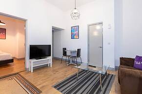 Unique 1 Bedroom Apartment by Pillo Rooms