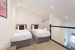 Modern and Spacious Duplex in Manchester City Centre