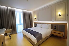 Holiday Hotel