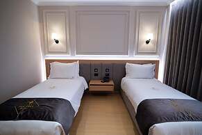 Holiday Hotel