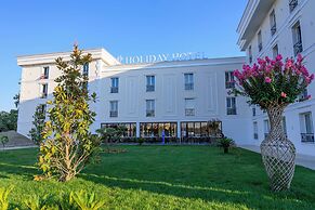 Holiday Hotel