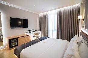 Holiday Hotel