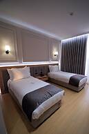 Holiday Hotel