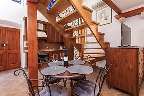 Amoret Apartments