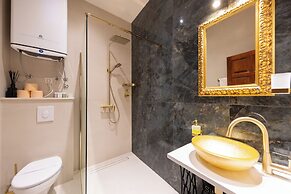 Amoret Apartments