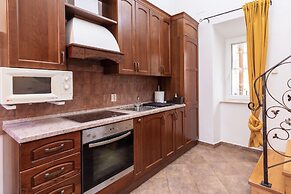 Amoret Apartments