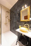 Amoret Apartments