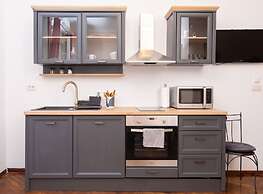 Amoret Apartments