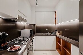 Stylish 2BR with Marina Views